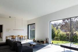 Contemporary Detached Villa with Swimming Pool