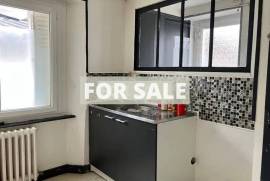 Town House with Neat Garden