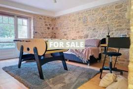 Stunning Manor House in Parkland Gardens