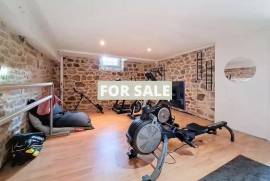 Stunning Manor House in Parkland Gardens