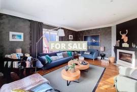 Stunning Manor House in Parkland Gardens