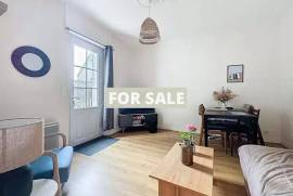 Traditional House with Courtyard Garden