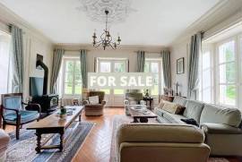 Historic Manor House with Landscaped Gardens