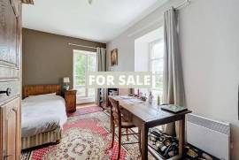 Historic Manor House with Landscaped Gardens