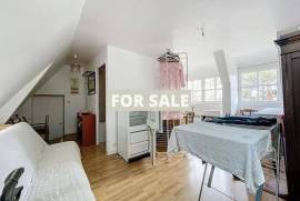 Historic Manor House with Landscaped Gardens