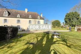 Historic Manor House with Landscaped Gardens