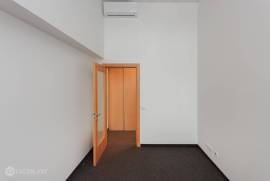 Commercial property in Riga city for rent 710€