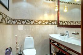 Detached house for sale in Jurmala, 350.00m2