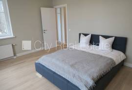 Detached house for rent in Jurmala, 200.00m2