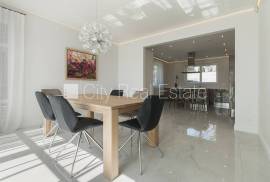 Detached house for rent in Jurmala, 200.00m2