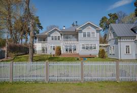 Detached house for rent in Jurmala, 200.00m2