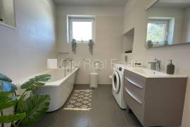 Detached house for rent in Jurmala, 320.00m2