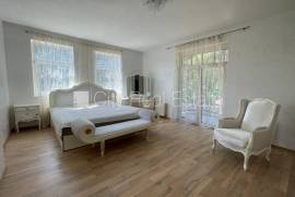 Detached house for rent in Jurmala, 320.00m2