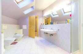 Detached house for rent in Jurmala, 551.00m2