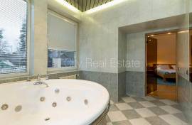 Detached house for rent in Jurmala, 551.00m2