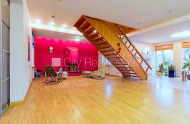 Detached house for rent in Jurmala, 551.00m2