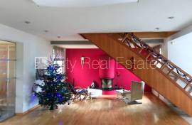 Detached house for rent in Jurmala, 551.00m2