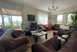 Sea View 3 Bedroom Top Floor Apartment - Mesa Chorio, Paphos