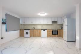 5 Bedroom Detached House - Paphos Center