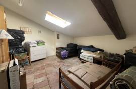 4 room, 95m2 House for sale in Saint genies de fontedit - 158 000 € *