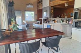 9 room, 360m2 House and dependencies for sale in Laroque des alberes - 520 000 € *