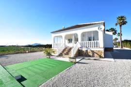 WUNDERBARES LANDANWESEN AM RANDE VON DOLORES