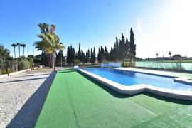 WUNDERBARES LANDANWESEN AM RANDE VON DOLORES