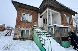 Maison solide de 3 chambres à vendre avec grand jardin – Village de Shtraklevo, région de Ruse