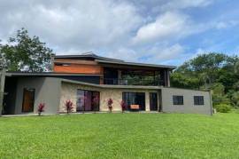 Excellent 2 Bed Villa Estate For Sale in Miramar de Puntarenas Costa Rica