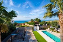 ETV! Charmante Villa mit Meerblick in zweiter Linie in Sa Torre, Mallorca