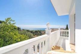 COSY VILLA WITH SEA VIEWS