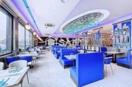 Restaurant à fort volume CA 1,94 M€, grande capacité, emplacement stratégique.