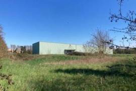 Dépôt industriel de 1500 m² sur 13.631 m² de terrain
