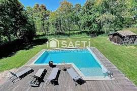 Maison familiale avec vue sur la foret et piscine
