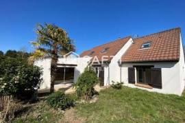 Maison - 6 pièces - 152m²