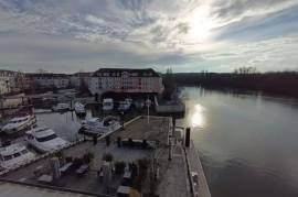 TRIPLEX D'EXCEPTION PORT CERGY 162M2 avec extérieur