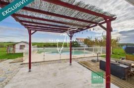 Maison T5 plain-pied au calme avec piscine à Chabournay