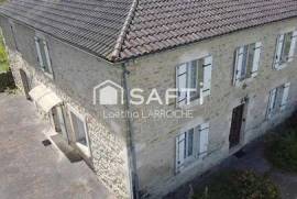 Propriété en pierre de 197m² avec terrain constructible de 4180m²