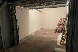 GARAGE FERME AVEC ELECTRICITE