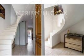 Magnifique Maison Ancienne Atypique au Charme Inégalé - Aucun Travaux à Prévoir
