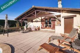 Proche zone commerciale, piscine, 2 garages, calme