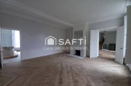 Hôtel particulier de 420m² – 14 pièces, 7 chambres, 4 salle de bains, 6 wc et garage
