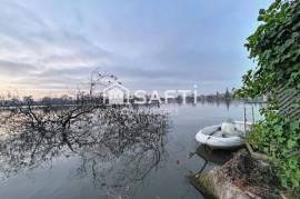Pavillon pieds dans l’eau – 241,2 m² loi carrez– Vue sur le lac d’Enghien