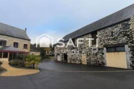 Maison en pierre 200m² avec hangars et dépendances