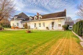 Maison de 235m2, 8 pièces, 4 chambres, jardin 2782m2