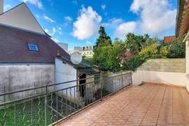 Maison - 8 pièces - 137m²