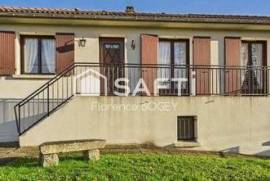 Pavillon dans quartier résidentiel