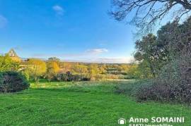 Terrain constructible rare, dans un décor d’exception.