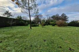 Terrain constructible situé à BALAN
