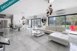 PROPRIÉTÉ D'EXCEPTION 368 M² UTILES SUR UNE PARCELLE DE 744M²